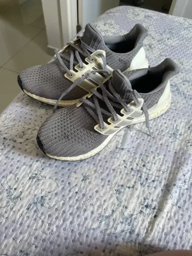 Tênis adidas