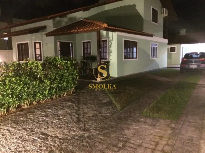 Casa locação anual com 4 suites, piscina.mobiliada