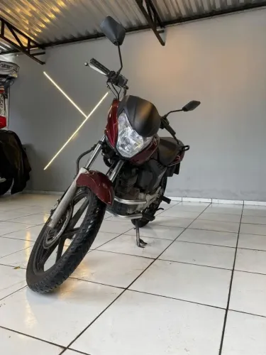Vendo a famosa Titan cara de gato moto boa de procedência toda documentação em dias