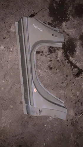 Pedaço da caixa de ar renault fluence .