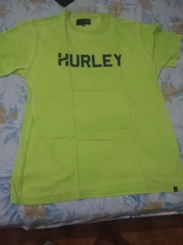 Vendo essas camisas Tudo em boas condições 