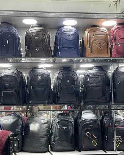 Mochila Masculina Resistente e Impermeável - Ideal para Pais Modernos