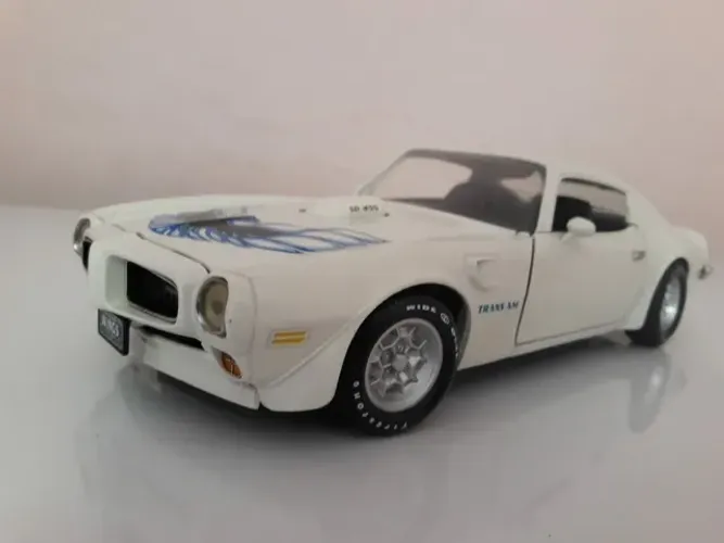 MINIATURA TRANS AM PONTIAC ESCALA 1/18