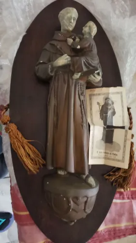 Antiga imagem de Santo Antônio 