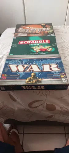 Jogos de Tabuleiro - Scrabble, War e Interpol