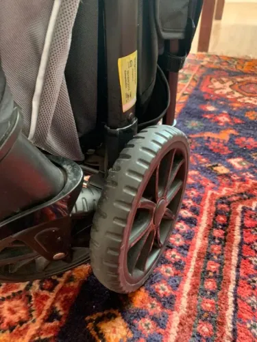 Carrinho de bebê + bebê conforto