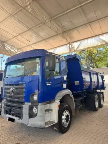 Volkswagen 31-320 6x4 2012 basculante