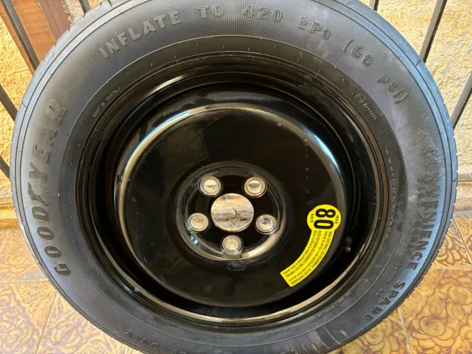 Estepe fino Mitsubishi Aircross 165/80/17 Goodyear roda e pneu