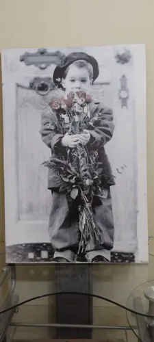 Quadro Decorativo Menino com Flores