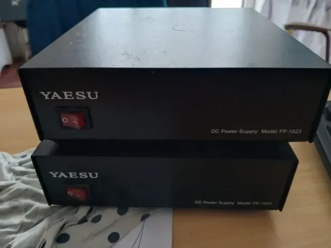 FONTE ALIMENTAÇÃO 13.8V 23AMP YAESU