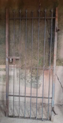 PORTÃO DE FERRO MACIÇO