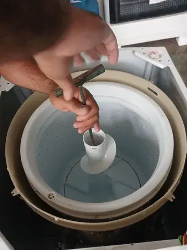 Manutenção e higiênização de máquina de lavar