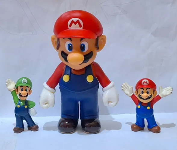 Boneco Super Mario e Luigi