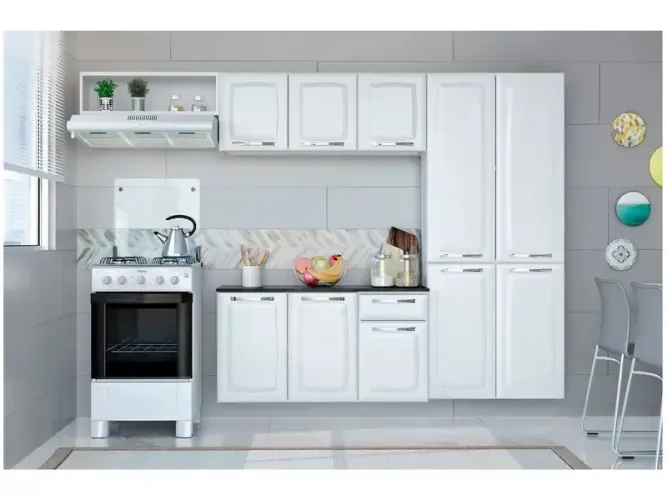 Armário de cozinha branco com prateleiras e gavetas