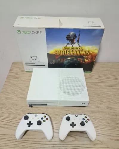 Promoção Xbox One S 1 TB 2 Controles( ACEITO CREDISHOP)