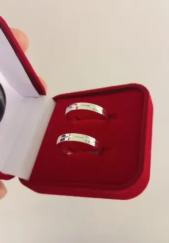 Alianças Em Prata - modelos variados - com gravação dos nomes 