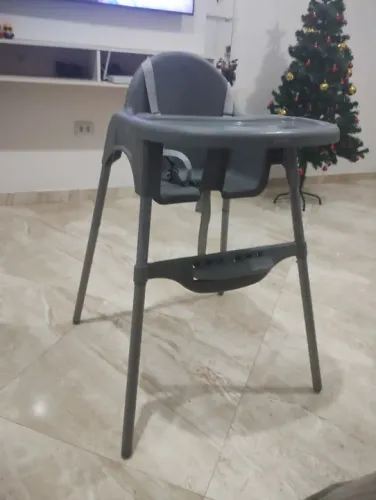 Cadeirão de bebê semi-novo