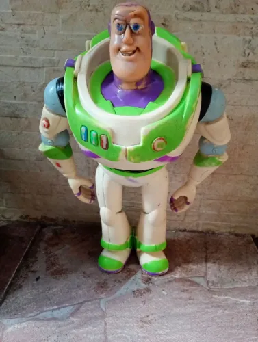 Boneco Buzz Lightyear Toy Story