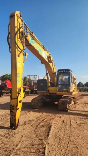 Escavadeira Komatsu pc200 2018