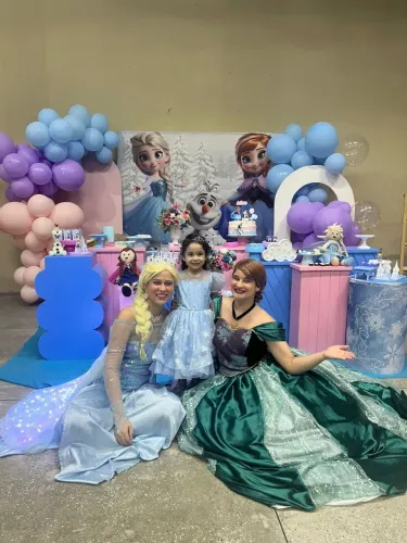 Personagem Elza e Anna