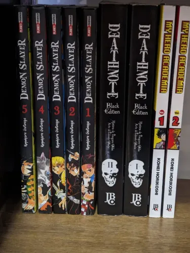 Mangás Demon Slayer Vol.1-5+Death Note Black Ed.Vol.1-2+MyHero Academia Vol1-2