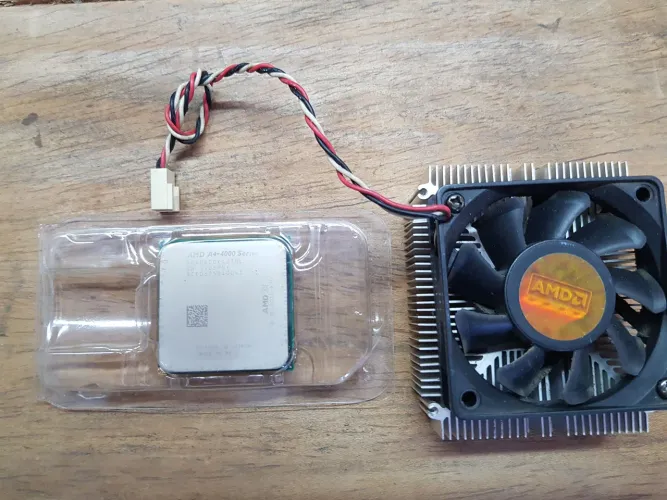 Processador AMD A4-4400 + Cooler original AMD funcionando perfeitamente.