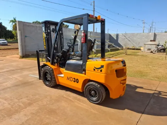 Empilhadeira diesel 3 ton ano 2022