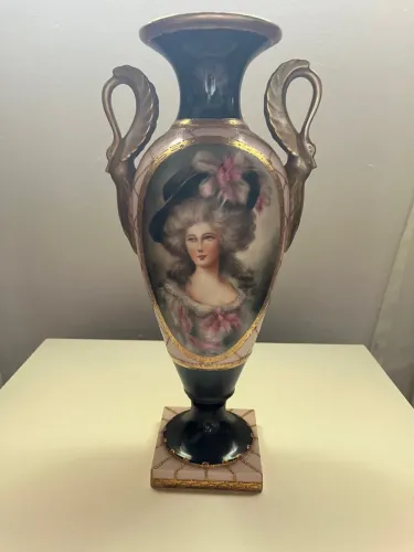 Vaso de Porcelana todo pintado à mão