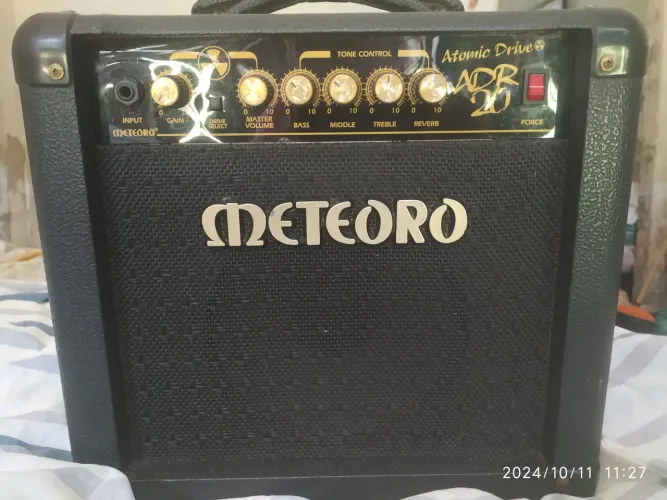 Amplificador Meteoro Atomic Drive ADR 20