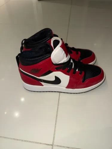 Air Jordan 1 Retro High OG 'Chicago'