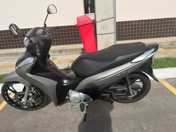Honda biz.  Avista.   12.000