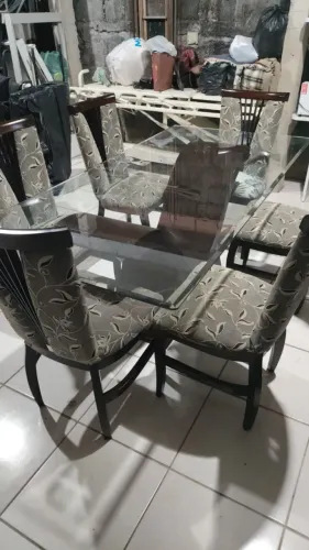 MESA DE VIDRO COM 6 CADEIRAS