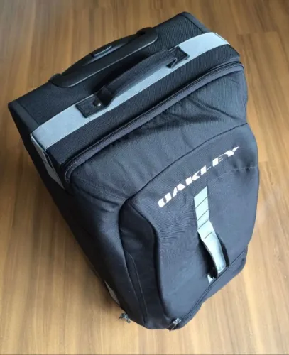 Mala de Viagem  Grande com rodinhas Oakley