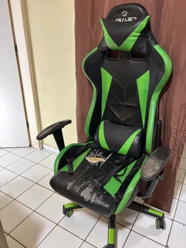 VENDO CADEIRA GAMER USADA