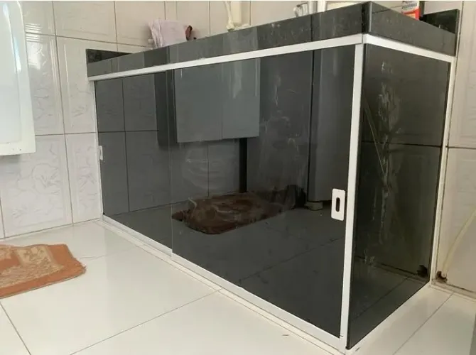 BOX DE PIA EM VIDRO TEMPERADO 