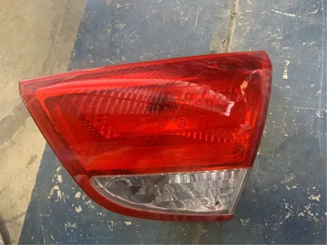 Lanterna Tampa Traseira Esquerda Hyundai Ix35