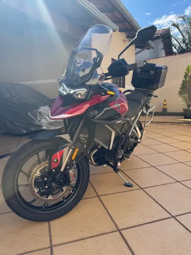 Oportunidade. Moto zera e baixa km. Com ou sem baús originais.