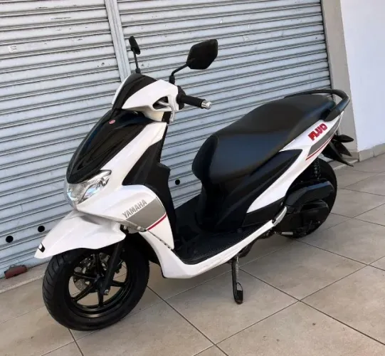 Yamaha Fluo 125 2024 Impecavel , 2.000 Rodados , Aceito Troca e Financio .