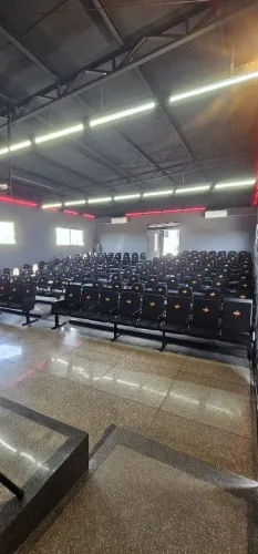 Cadeira para igrejas e auditórios