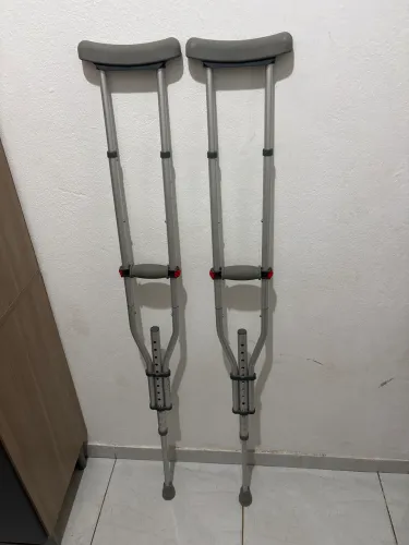 Vendo ou alugo muletas 