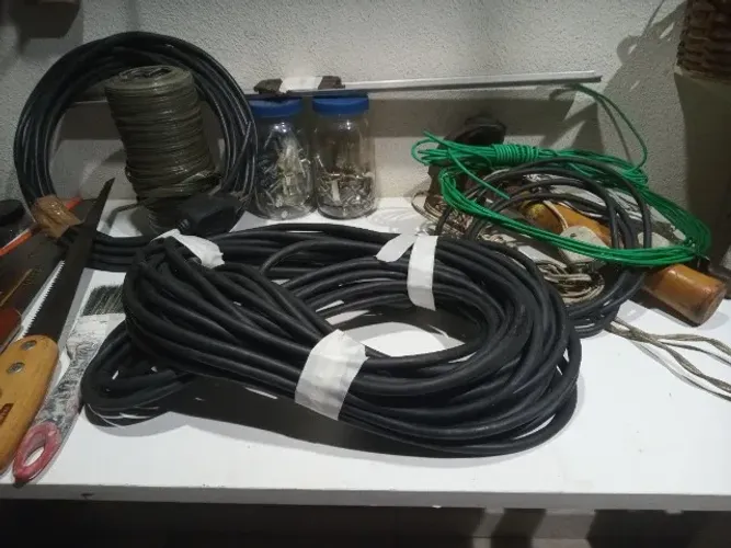 Conjunto de ferramentas p/obras + miscelâneas.
