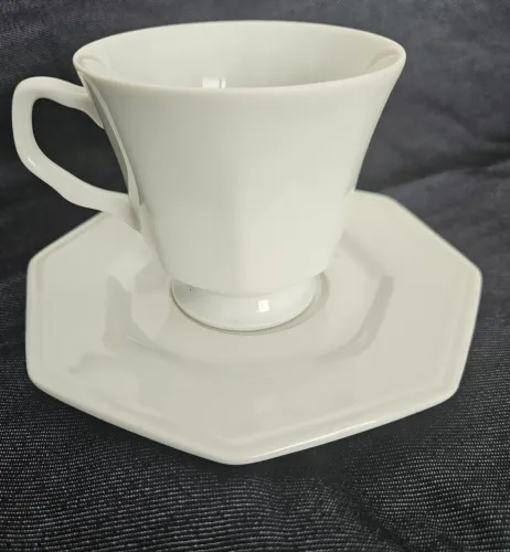 Xícara de chá com Pires porcelana SCHIMIDT