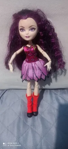 Boneca Raven Queen da série Ever After High