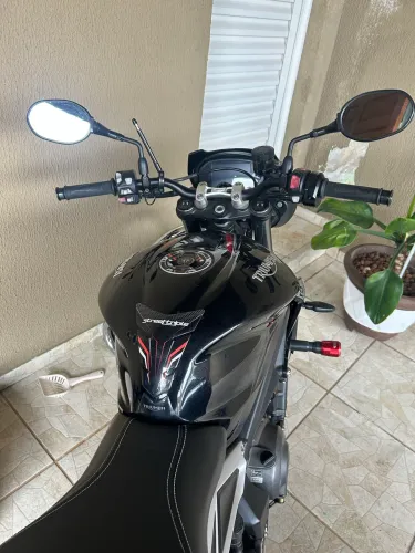 Triumph street triple 765 RS