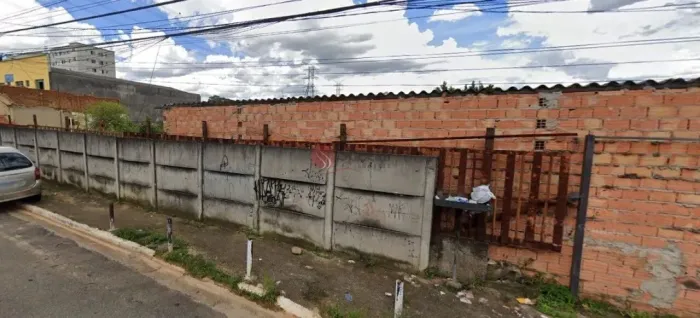 Terreno em São Mateus com 2214 m² em excelente localização.