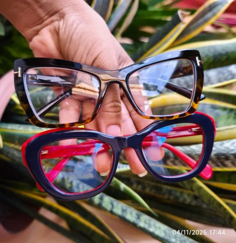 Vendo 2 armações de óculos