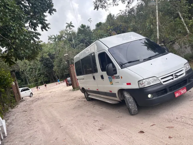 Alugamos microônibus e van 