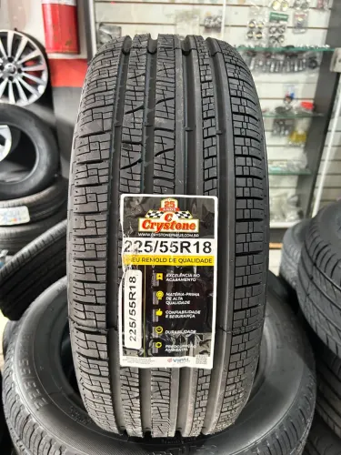 Pneu Crystone 225/55R18 - Qualidade e Segurança