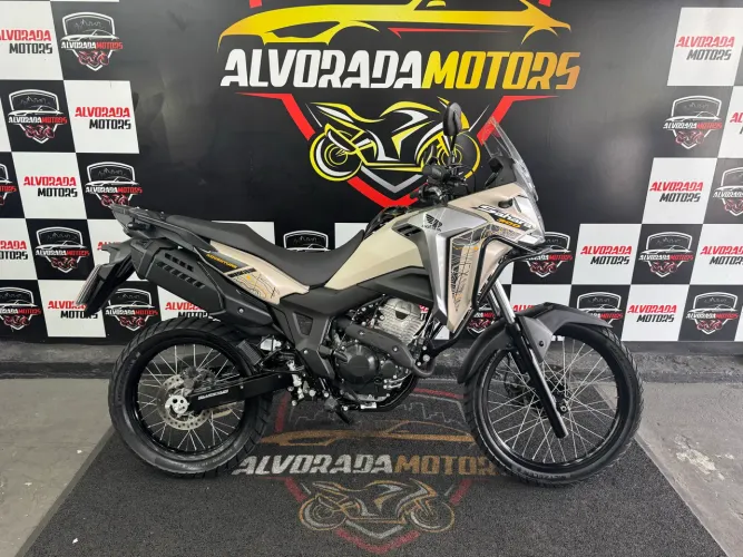 Sahara 300 Adventure 2024 4mil km apenas. emplacada e à pronta entrega