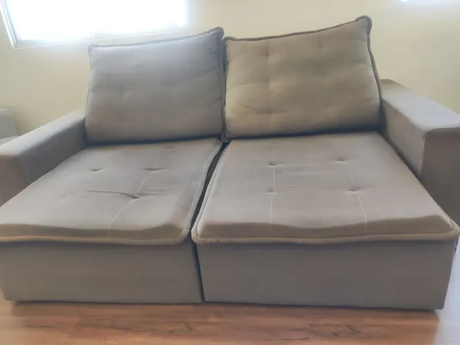 Sofá retrátil de dois lugares